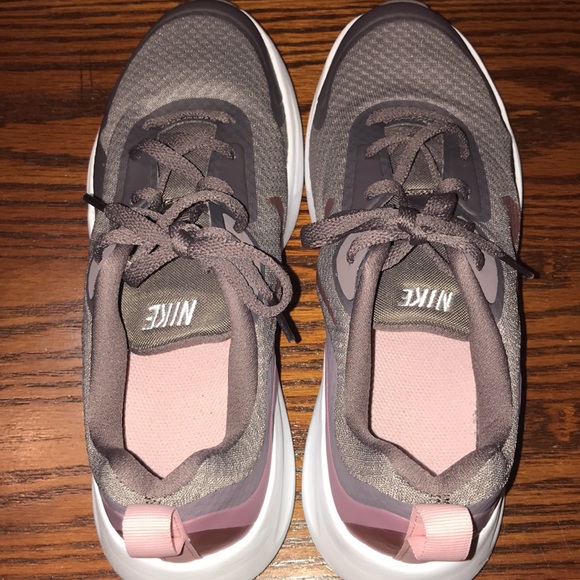 Nike Wear All Day Sneakers Size 7Y - Picture 3 of 16